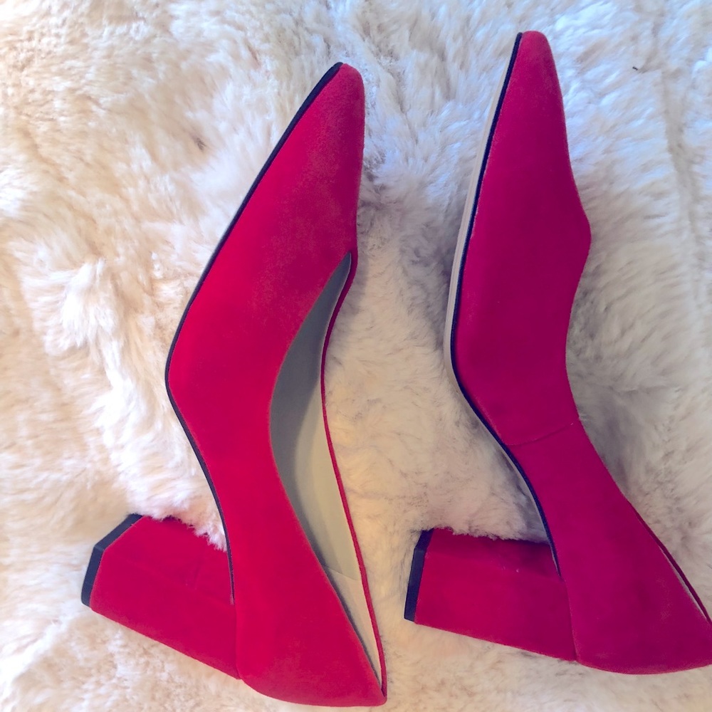 NWOB vibrant red heels